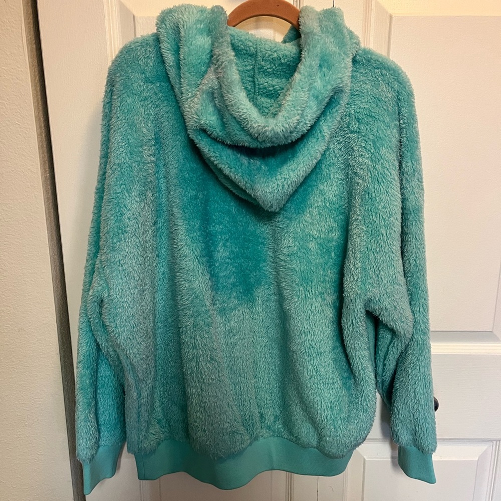 UGG NWT AUTHENTIC LOYRA SHERPA LAGUNA SOFT DROP SHOULDER SLEEVES WARM HO… - Picture 4 of 17